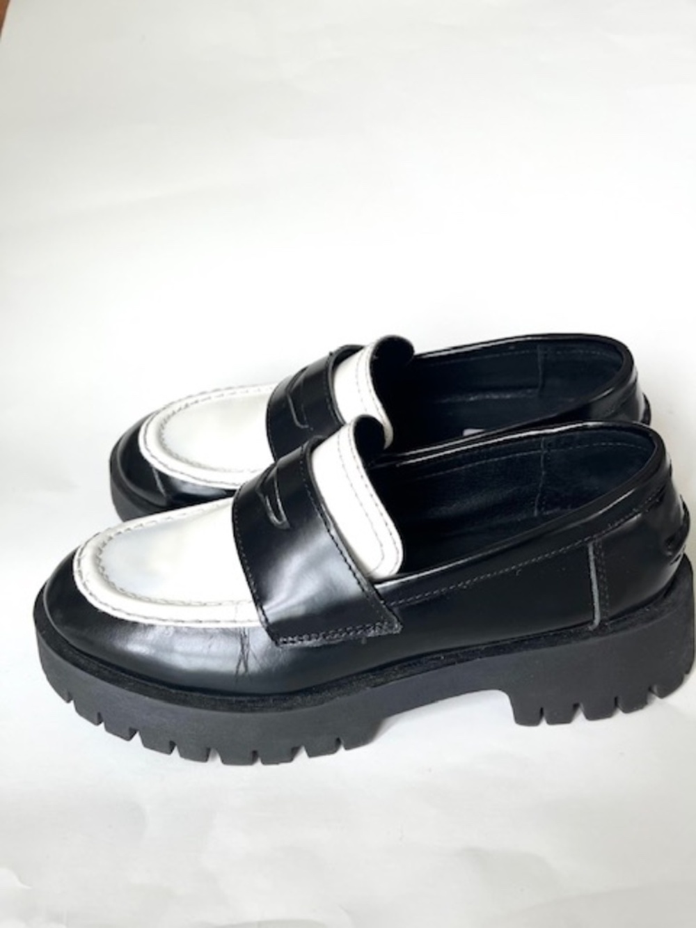 Steve Madden Lawrence Black & White Leather Loafer Size 7